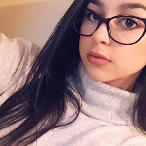 Meet your Posher, Amena